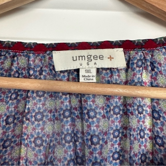 Flowy Boho Umgee Lightweight Tunic with Bishop Sleeves - Picture 3 of 7